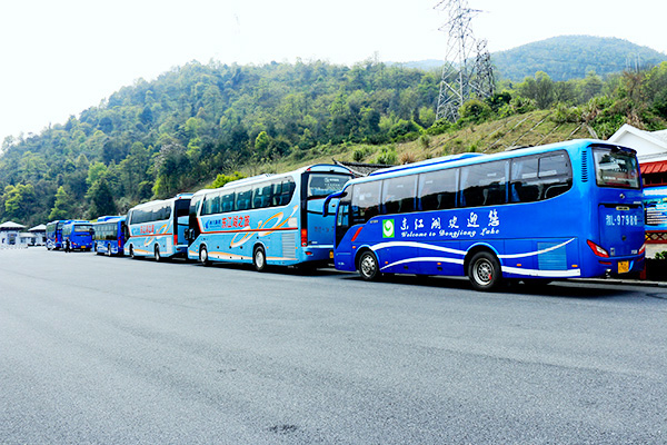 EBET易博驾驶员何忠胜拾金不昧闪亮东江湖